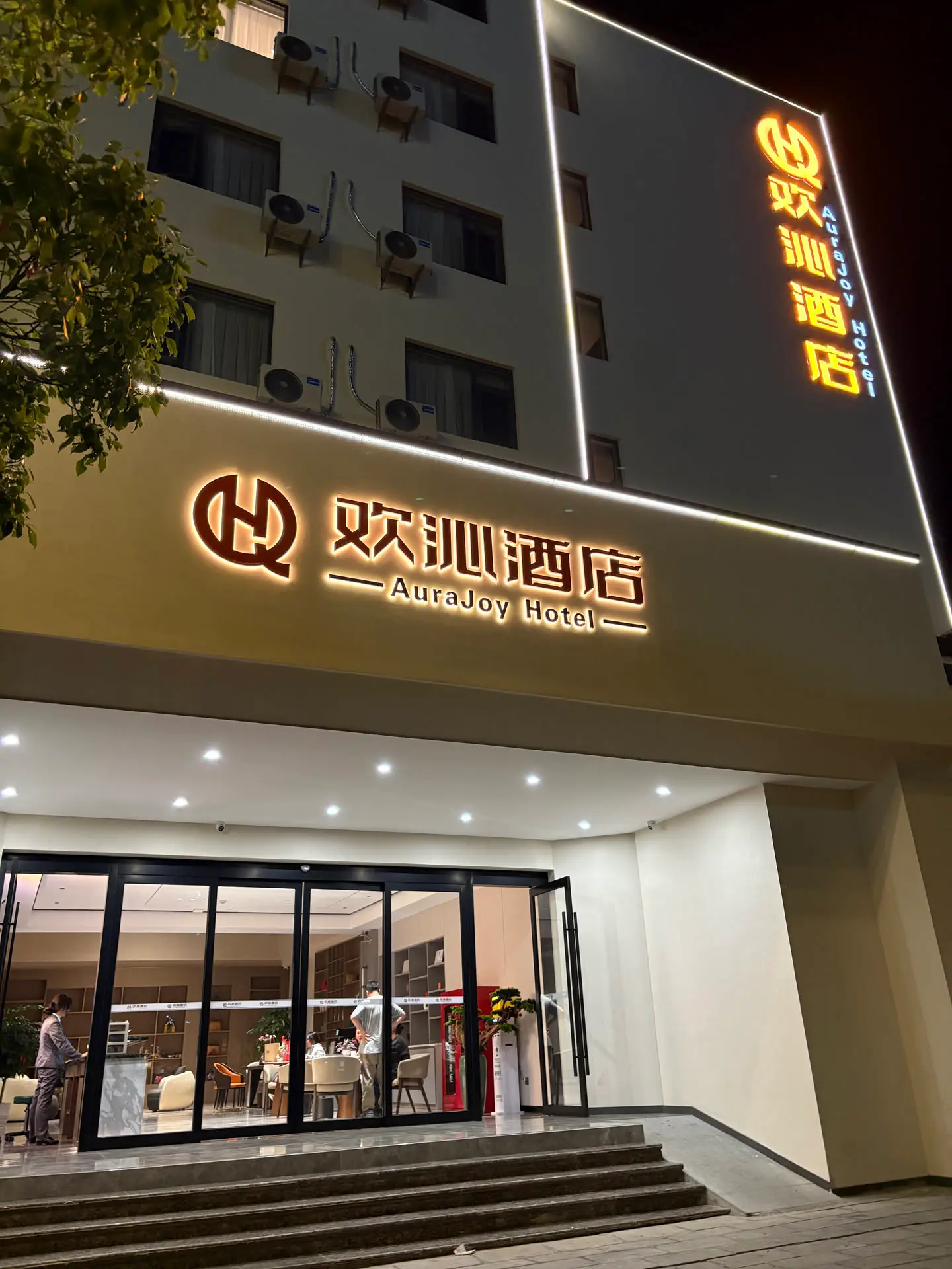 02.webp